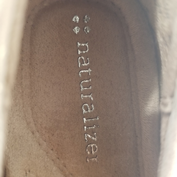 2 For 29 Naturalizer Shoes - Picture 4 of 4